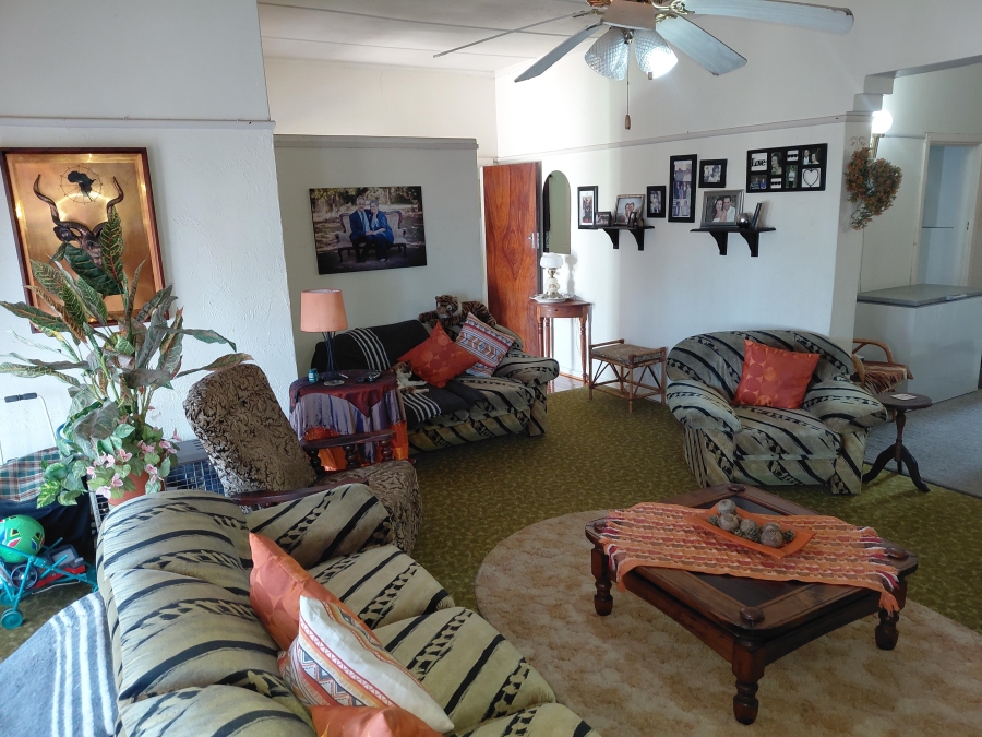 4 Bedroom Property for Sale in Van Riebeeck Hoogte Eastern Cape